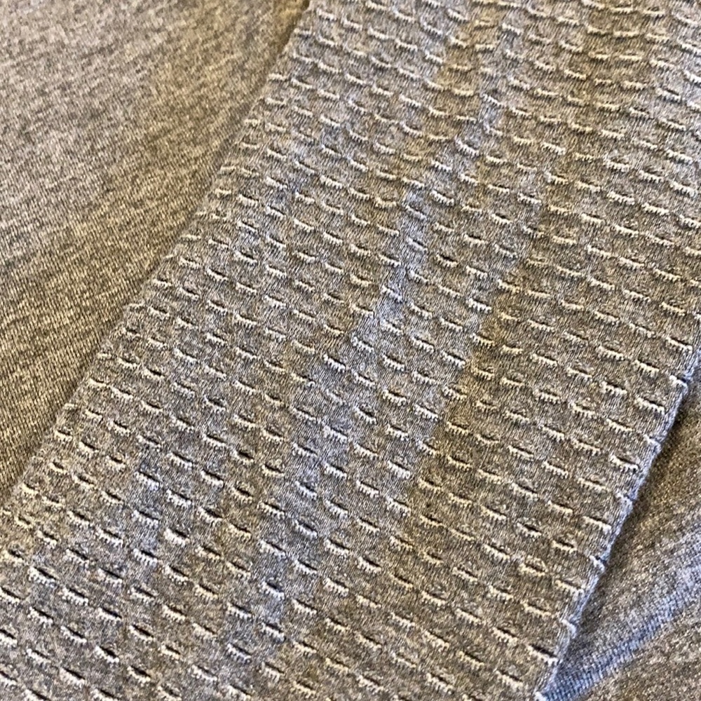 Fabletics Ruched Back L/S Top - Picture 3 of 6